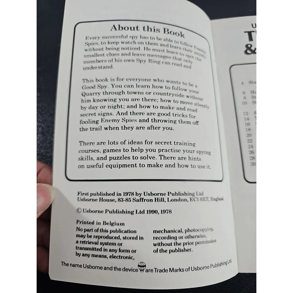 Tracking and Trailing (Spy Guides)-Ruth‎ Thomson, Judy Hindley